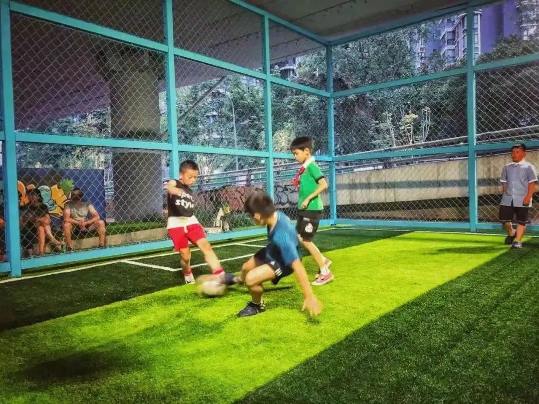 闄嗗啿杩愬姩瑙嗛,闄嗗啿楠戣