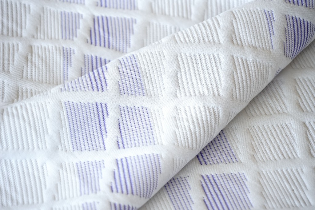 从拼多多买还是从京东上买好一些,小米8h网易严选床垫