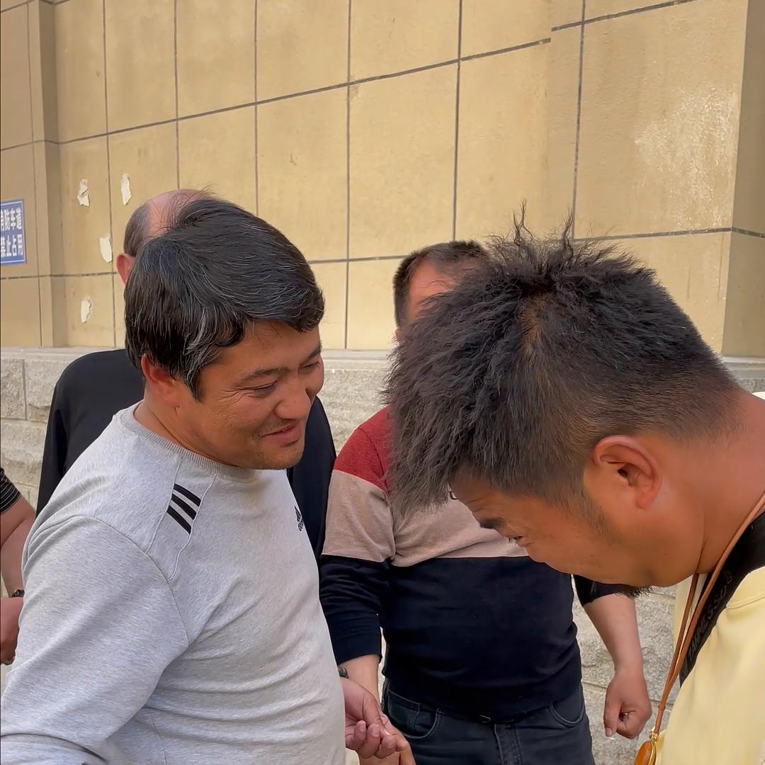 飞花水墨，素丹青，沁泠红润，妆如霞。#和田玉