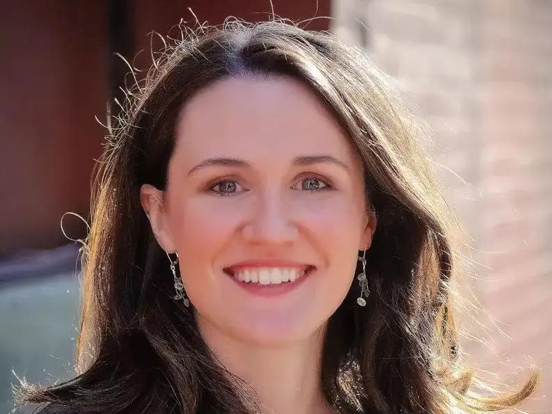 莉丝默里演讲中英文稿对照,风雨哈佛路莉丝默里现在在做什么