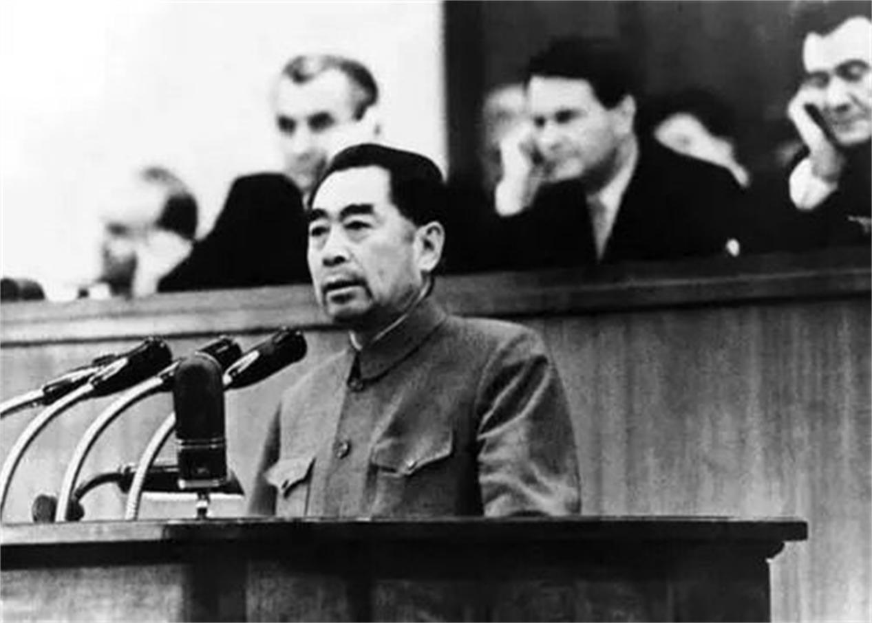 开国元勋相继逝世,唐山地震24万同胞罹难,1976年的中国风雨飘摇