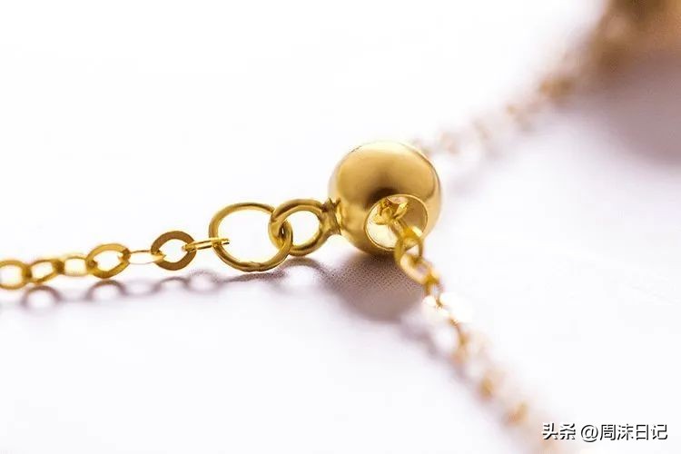 戴什么珍珠最有气质,什么气质适合戴珍珠耳钉