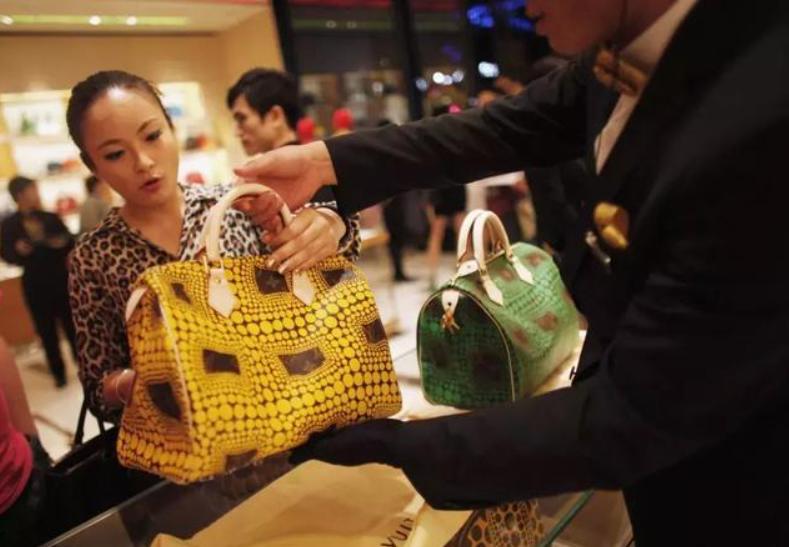 中国奢侈品市场的发展和缺陷,如今中国的奢侈品是什么