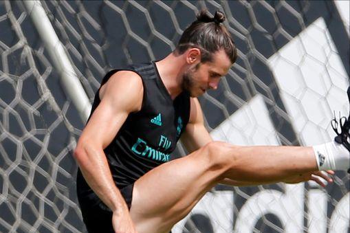 足球运动员大腿肌肉,大腿粗壮足球球员