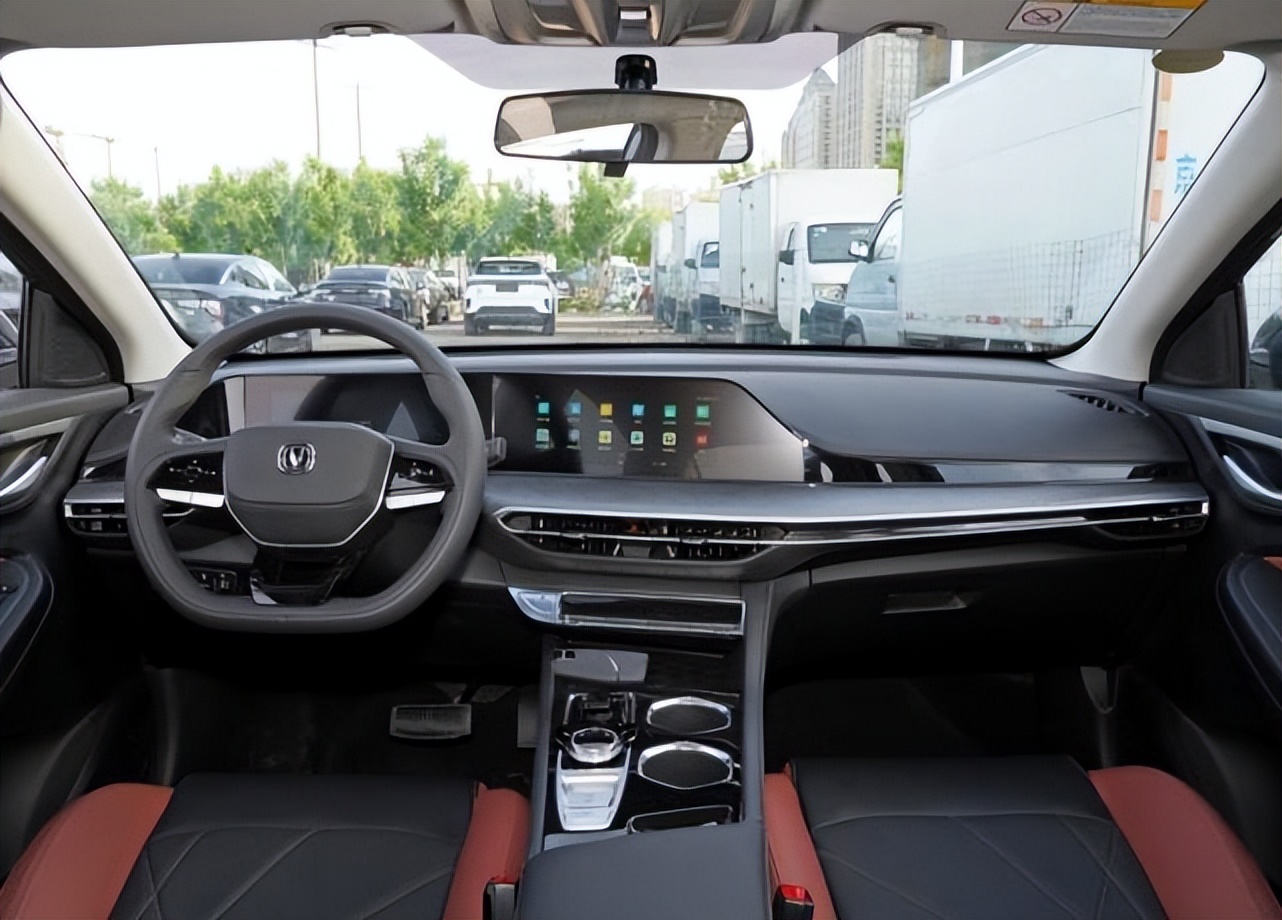 满油满电跑1200km,满油满电跑2000公里