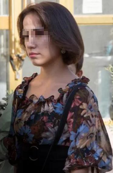 11岁的女孩被人贩子拐走,12岁女孩被人贩子拐走该怎么逃走