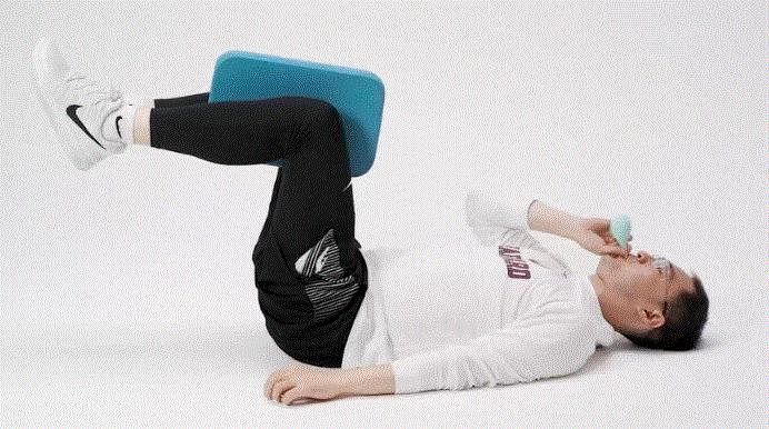 经常腰痛怎么办教你四招放松腰部,腰痛后如何让腰快速恢复正常