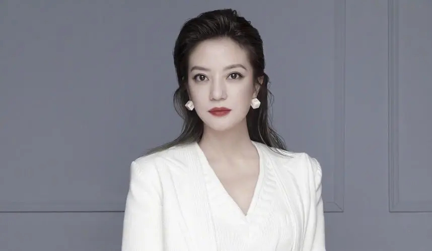 赵薇：顶风作案野心炸裂，罪行不仅仅亲日辱华，如今下场大快人心