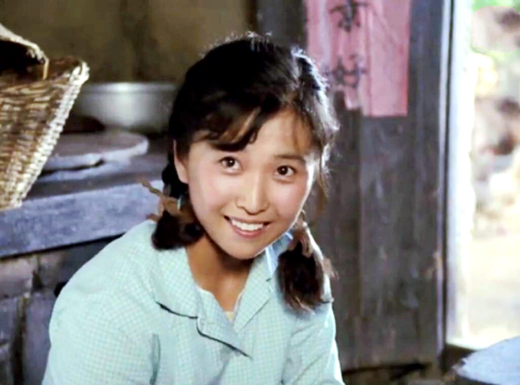 王馥荔主演的咱们的牛百岁片段,梁庆刚和王馥荔做客中央电视台