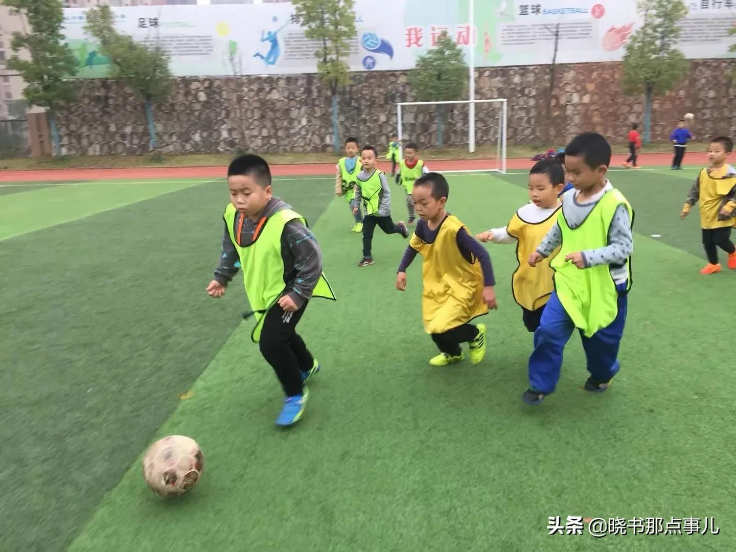 我们班的足球赛作文300字,记一次足球赛的作文600字