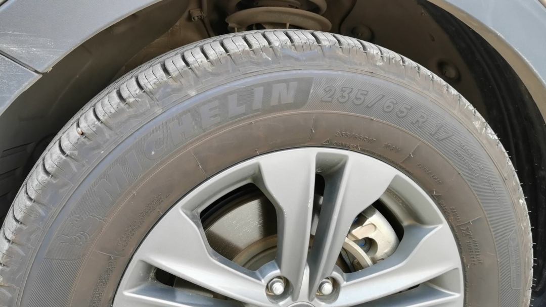 胎噪传入车内声音特别大,怎么解决风噪和胎噪声