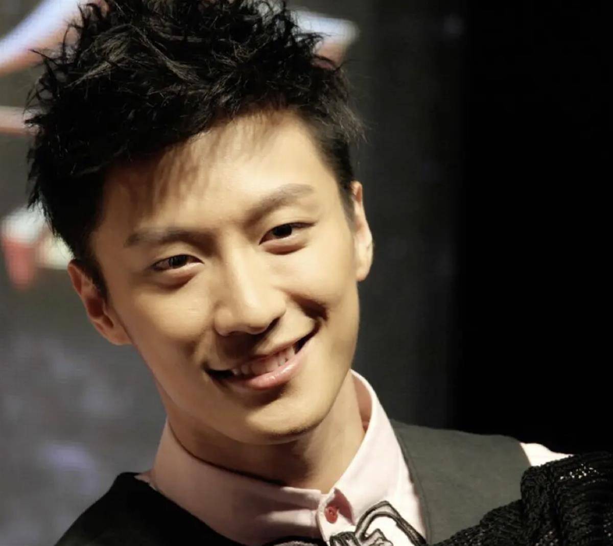 张国荣翁美玲生前听的最后一首歌,翁美玲葬礼张国荣有参加吗