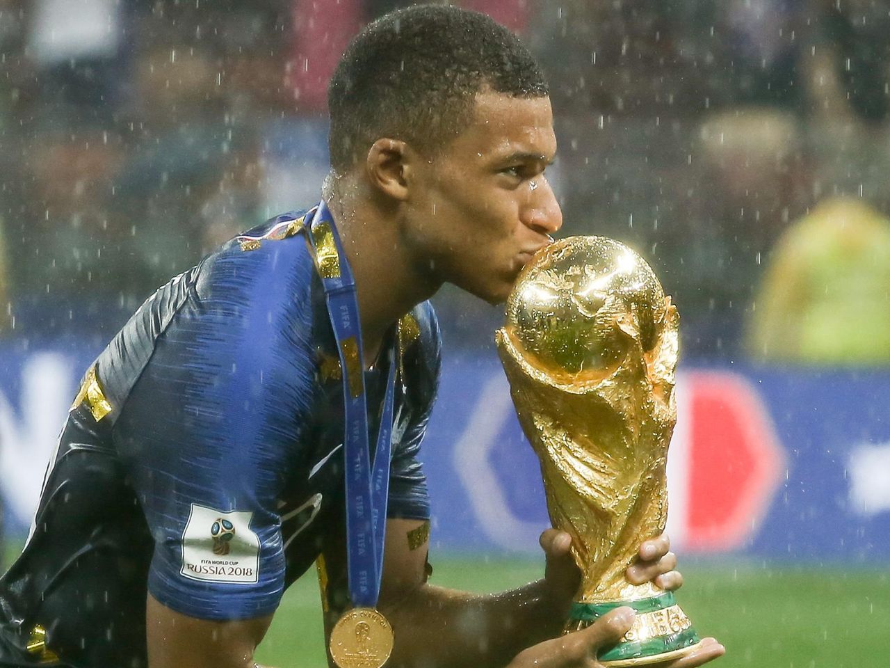 世界杯能赚多少钱,世界杯能挣多少钱