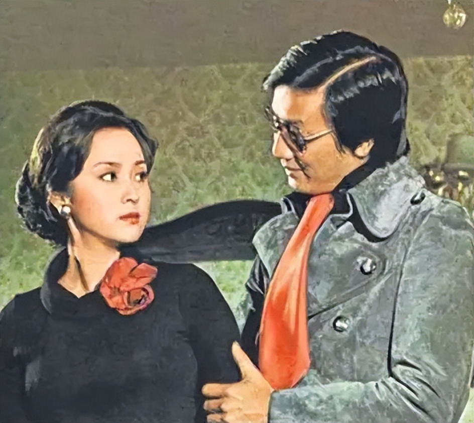 谢贤梅艳芳张国荣,谢贤抢c位