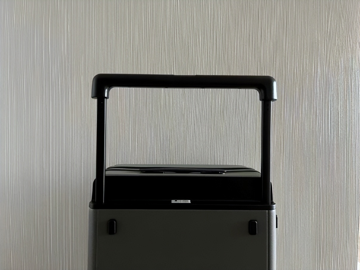 高端网红行李箱超轻28寸,旅行好搭档地平线8号行李箱测评