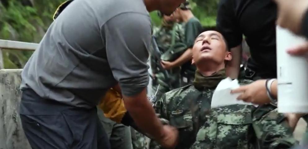 3天*放播**量2.3亿！30岁杨洋“换脸式”演技出圈，这个男人有多狠？