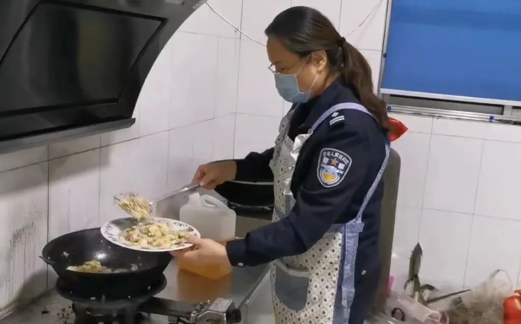 【万家团圆我在岗位】独家记忆,临沂公安“警”味年夜饭
