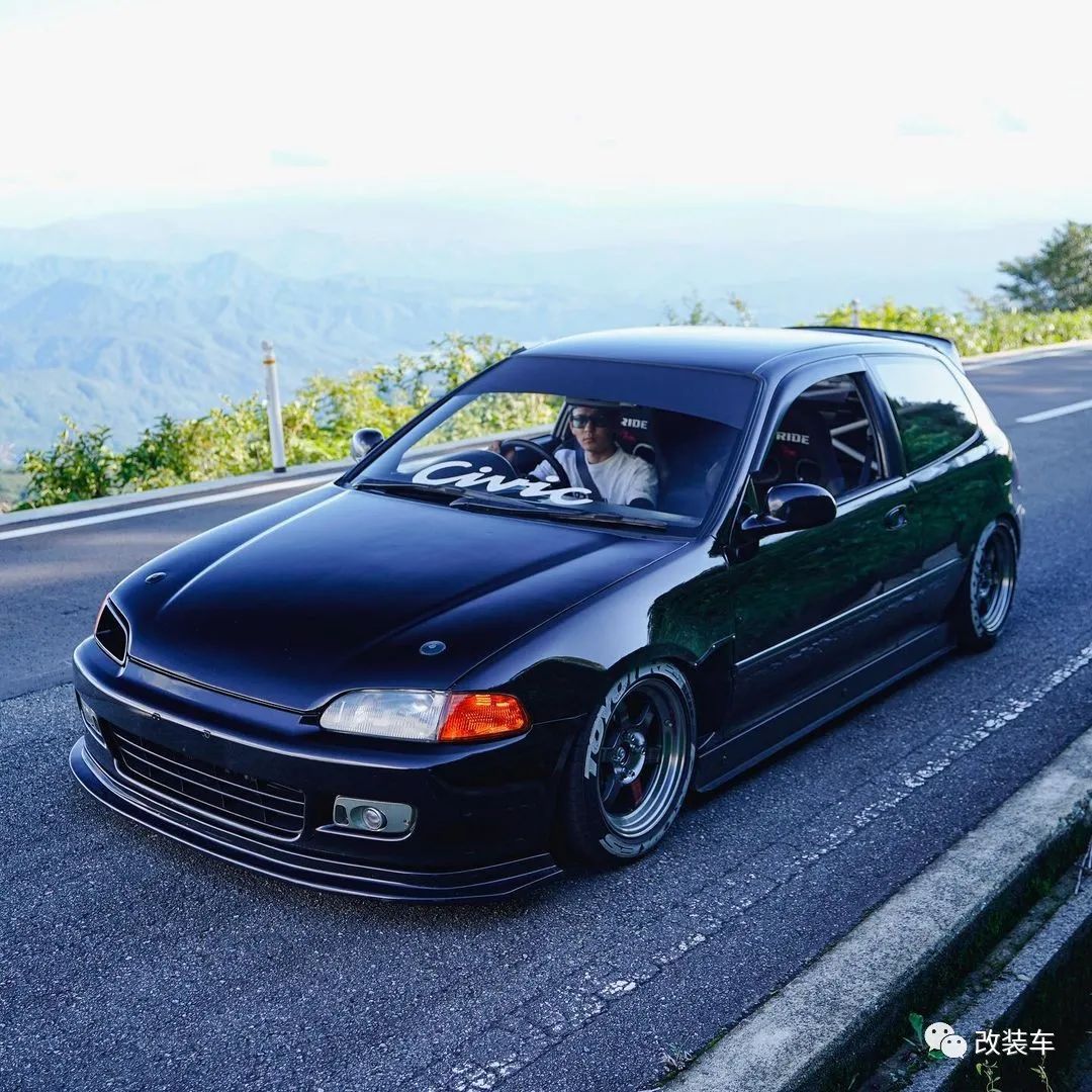 战斗范儿拉满的黑武士本田飞度GE和思域EG,兼顾素雅和张狂