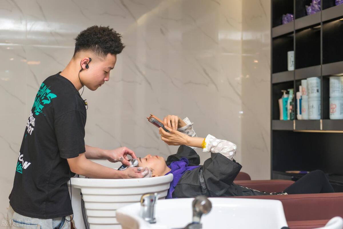 理发店充会员怎么盈利,美发店会员充值的弊端