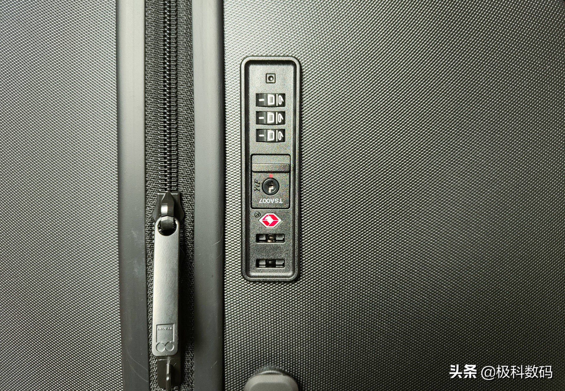 设计小心思，容量大提升，地平线8号大旅行家行李箱使用体验