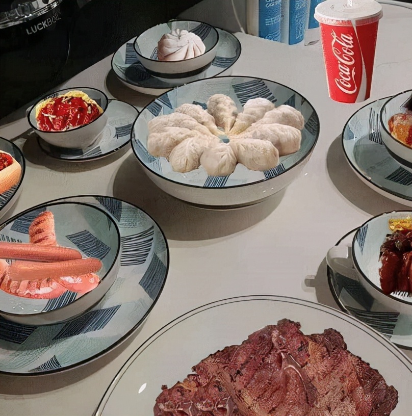 老公帮老婆买卫生巾的搞笑视频,男生帮女生买卫生巾搞笑版