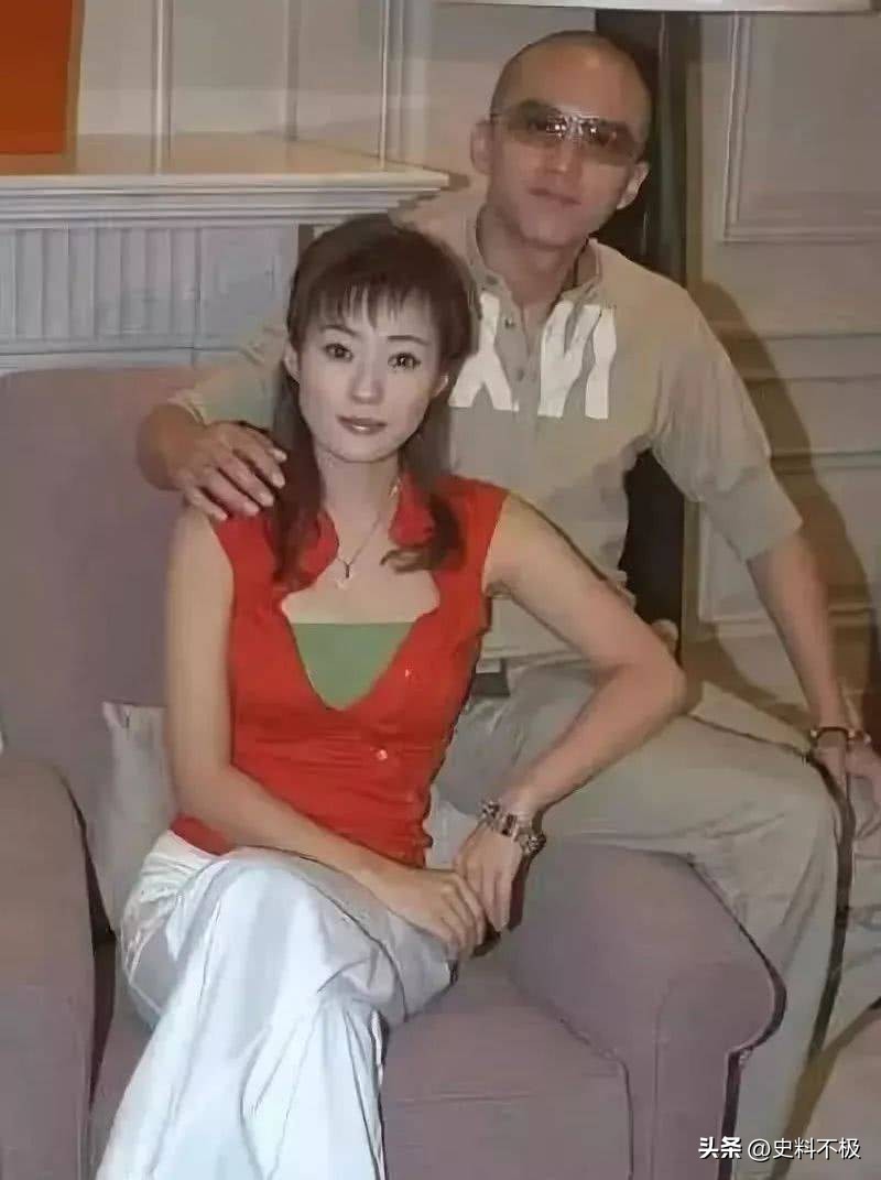 “混世魔王”邓超，上学曾拿刀追保安跑，与冯小刚竟恩怨多年