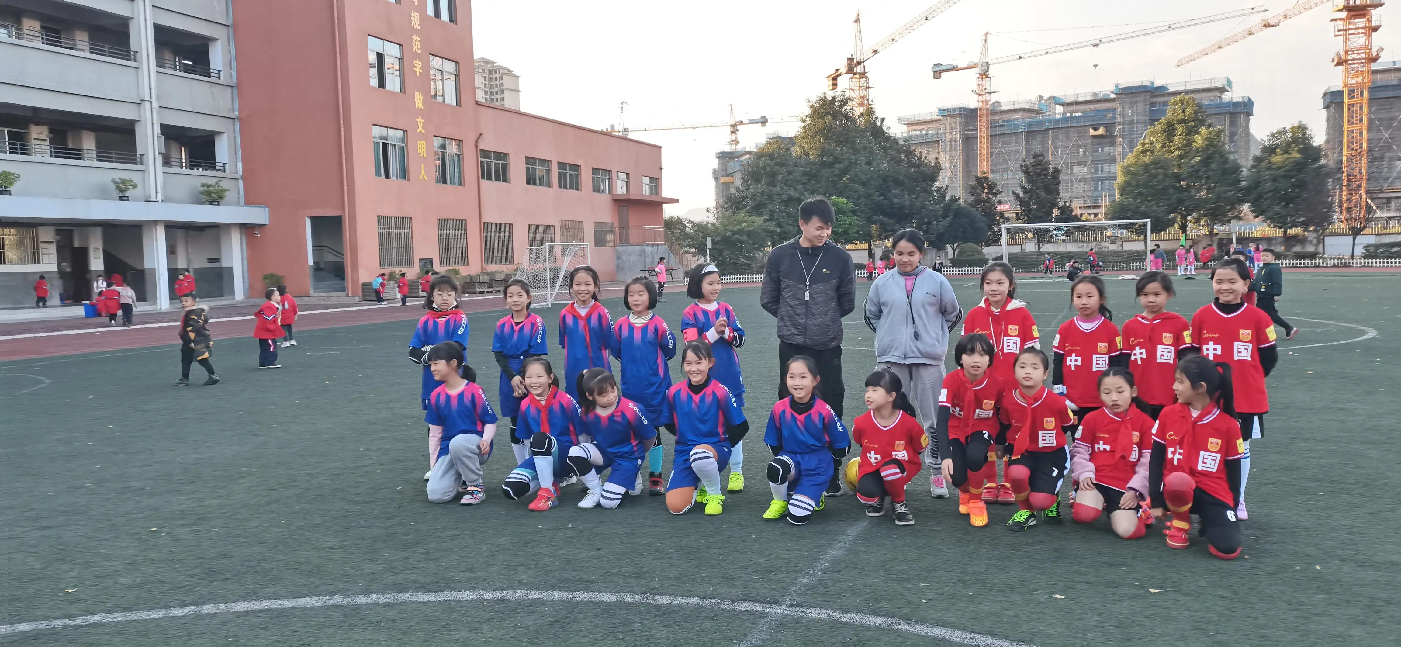 校级武术队,学校足球社团队旗