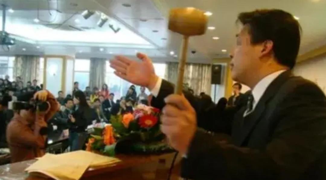 中国第一贪落马记：找商人拿千万给儿子开公司，单笔就贪掉8250万