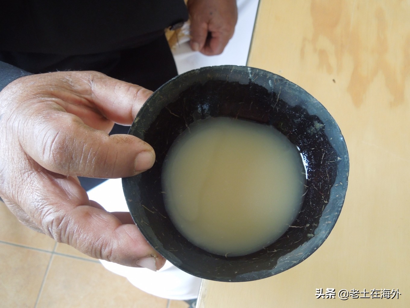 汤加面临的是火山喷发还是海啸,汤加火山爆发汤加还好吗