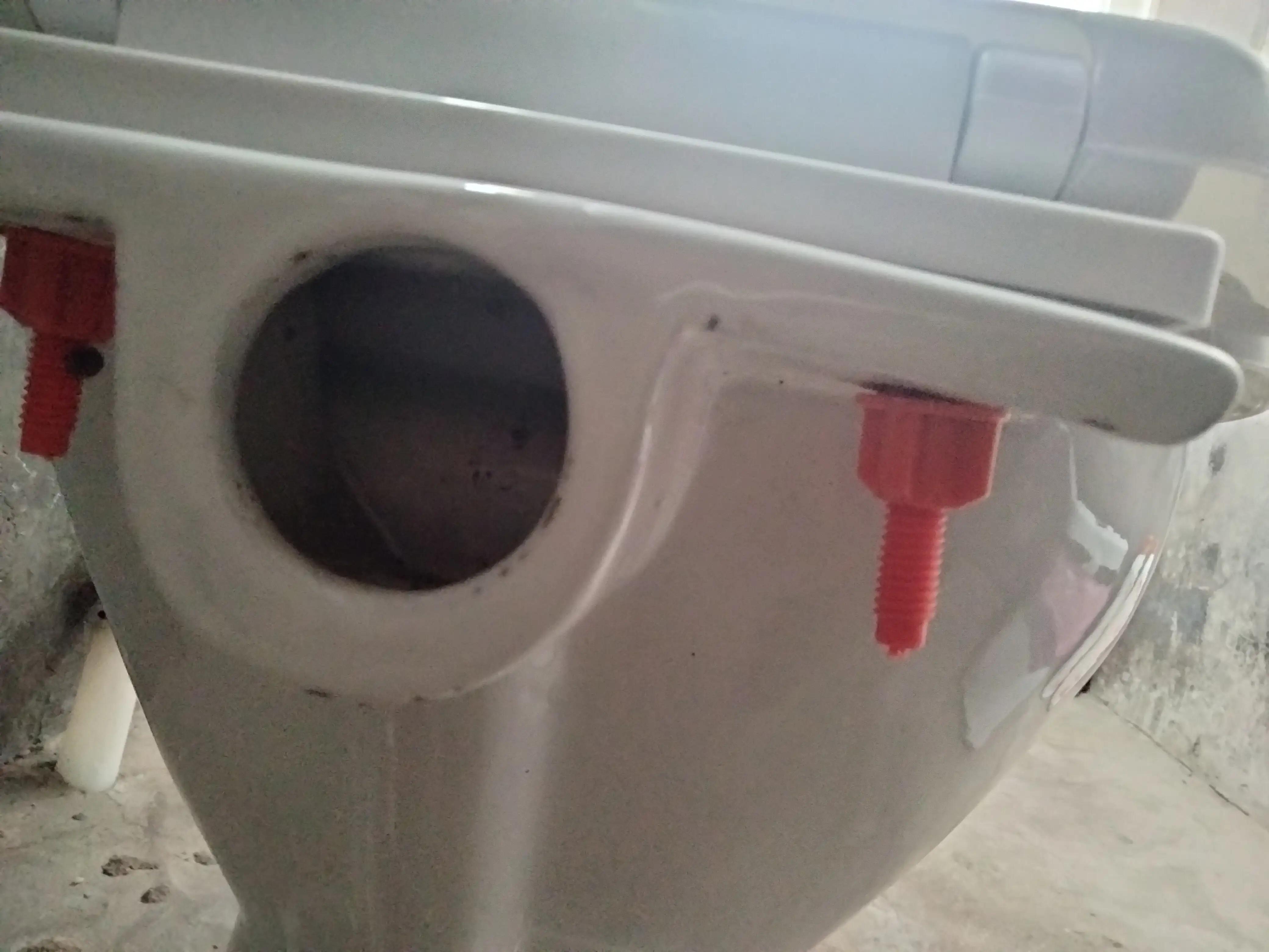 坐便器圈及盖的安装方法,马桶坐便器盖的安装方法