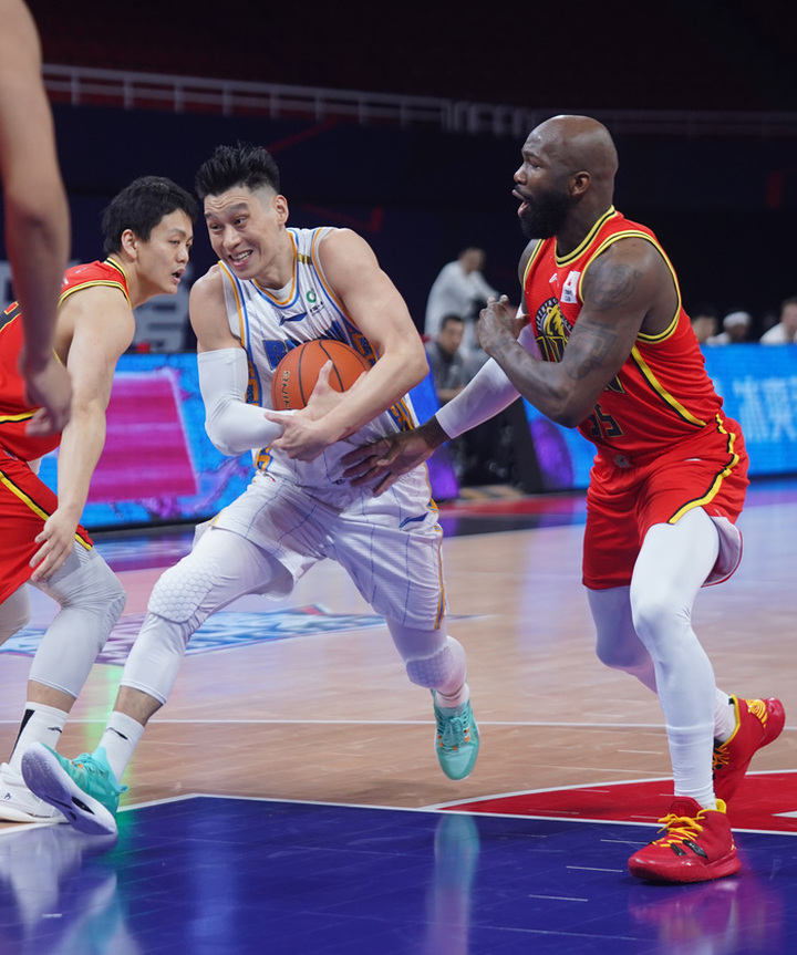 中国男篮考虑的归化球员是谁,中国男篮是否应考虑归化球员