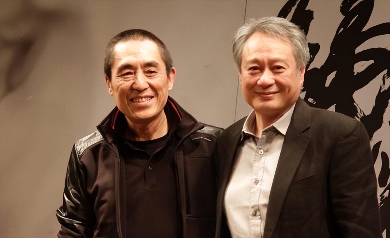 40岁汤唯穿裙子,汤唯穿绿裙长发飘飘