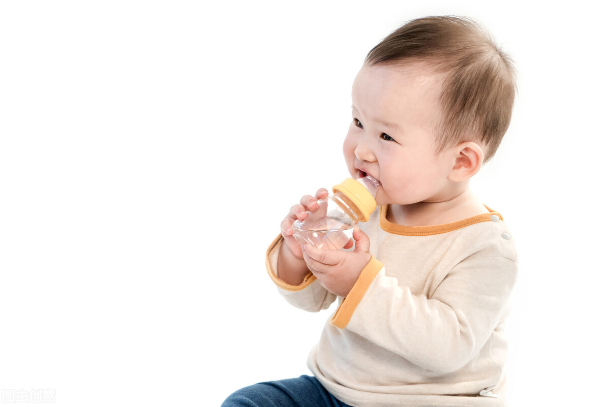 宝宝奶粉冲泡方法推荐,早产奶粉冲泡注意事项