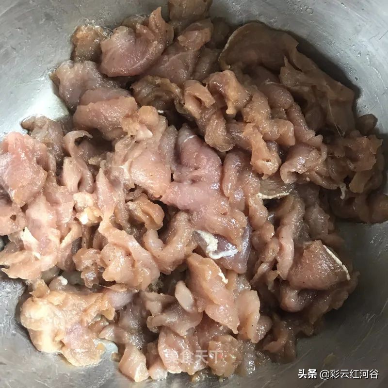 水煮肉片下饭神器视频,简单下饭的菜谱水煮肉片