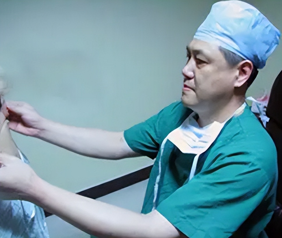 2005年，宁夏女孩做了“女变男”手术，后经历三段感情，今仍单身