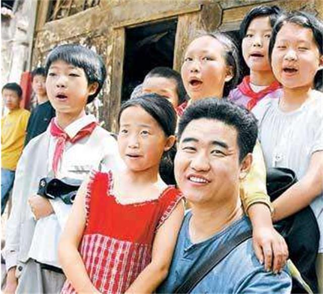 邢丹葬礼与老公丛飞合葬,深圳玫瑰丛飞邢丹怎么死的