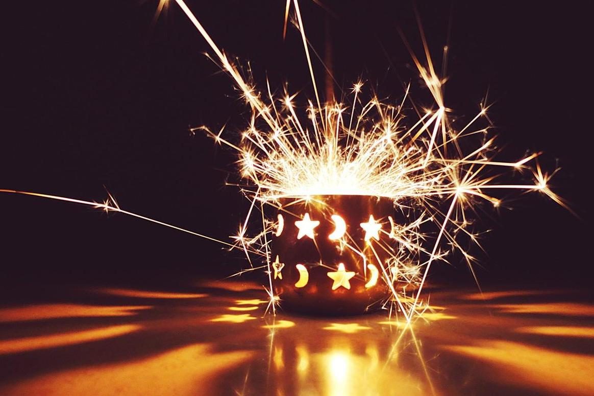 一个人不爱说话也不爱与人沟通,一个人不爱说话的原因