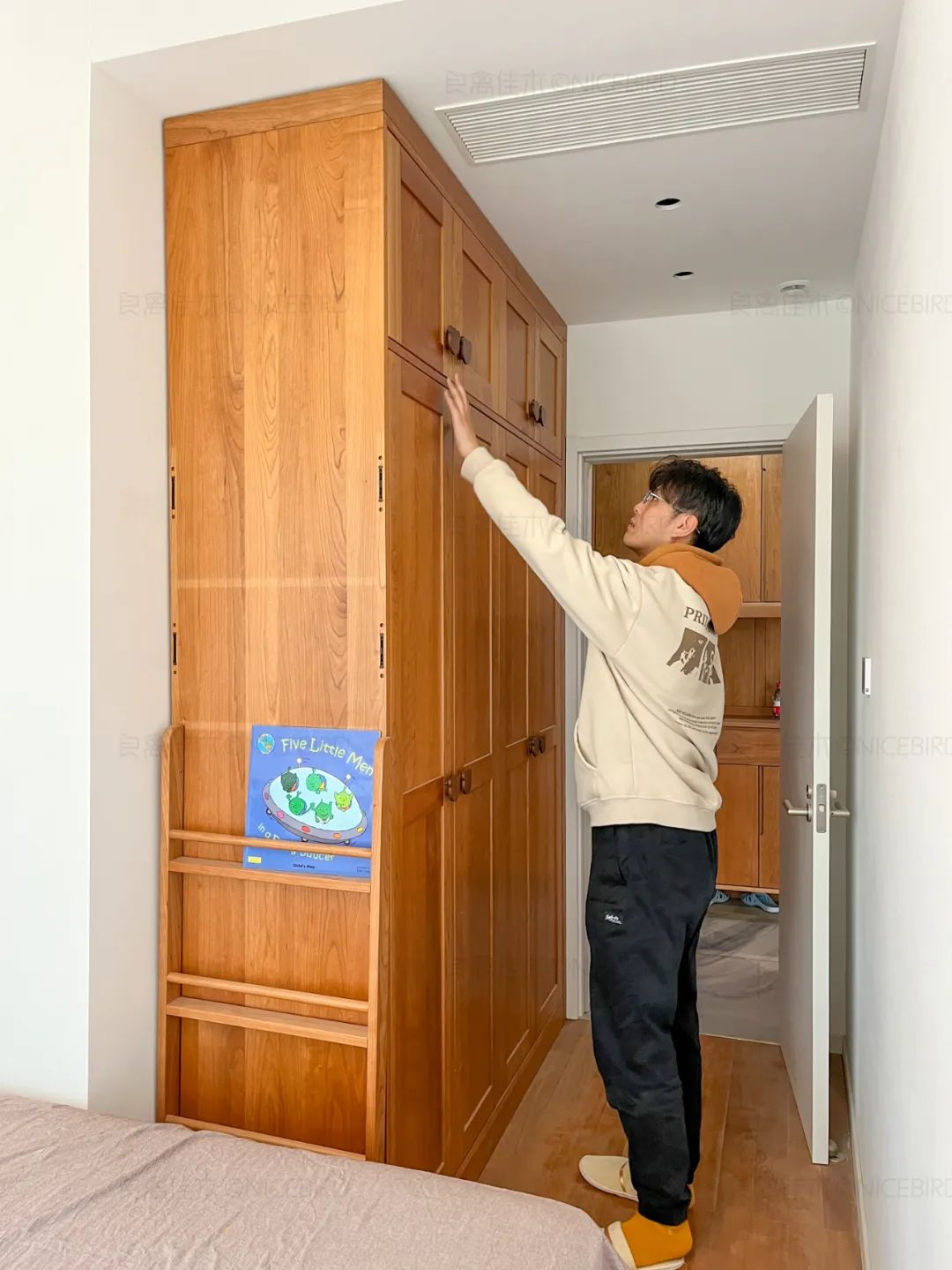 山东又上一分！烟台业主新古典风格客餐厅，樱桃木真的很温润