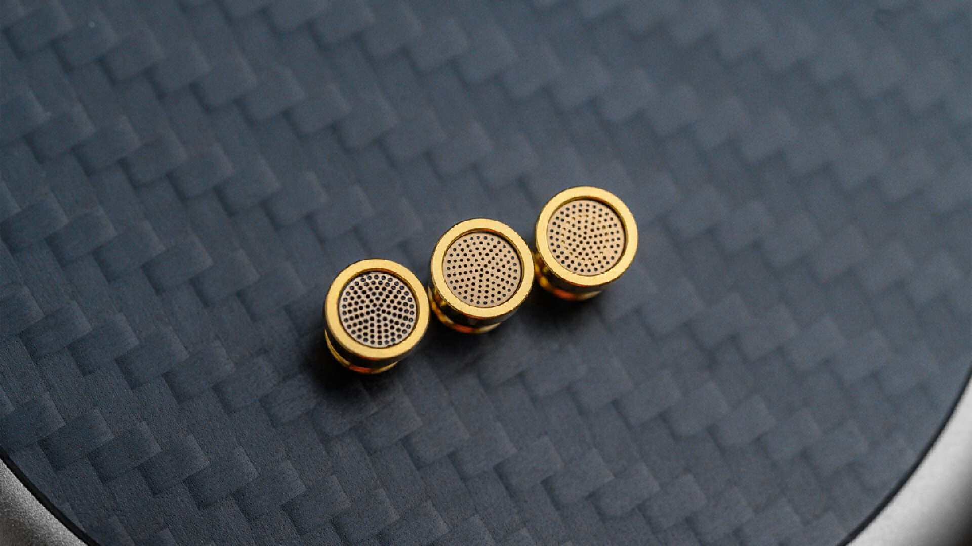 山灵耳机mg800重低音效果,山灵mg800普通版和限量版