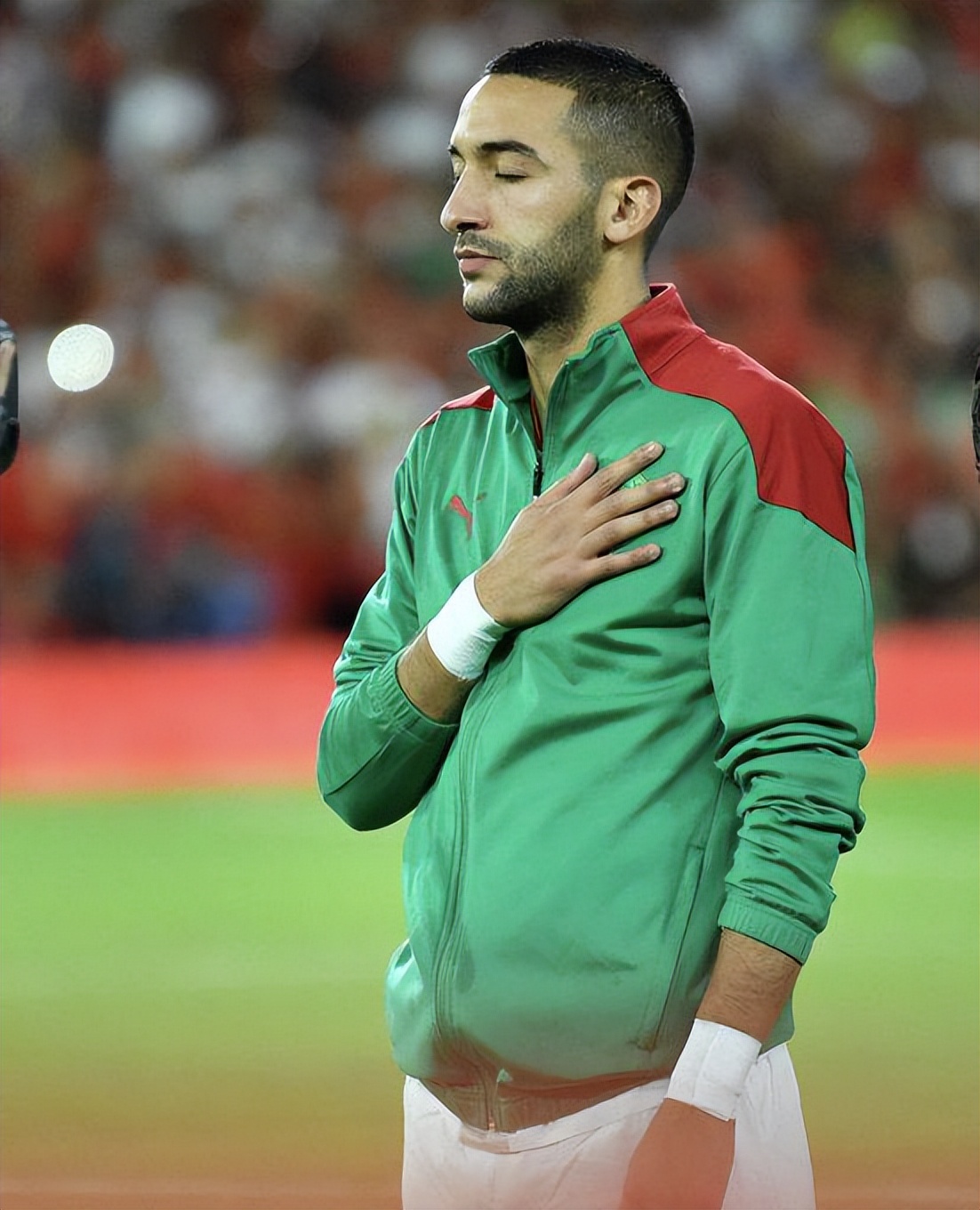 齐耶赫远射破门,齐耶赫吊射凯帕