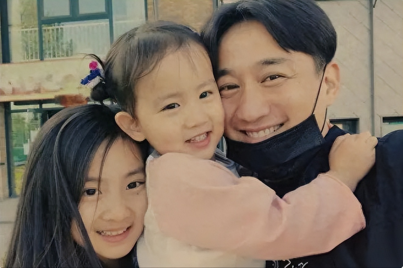 黄磊女儿出国留学,黄磊与他女儿