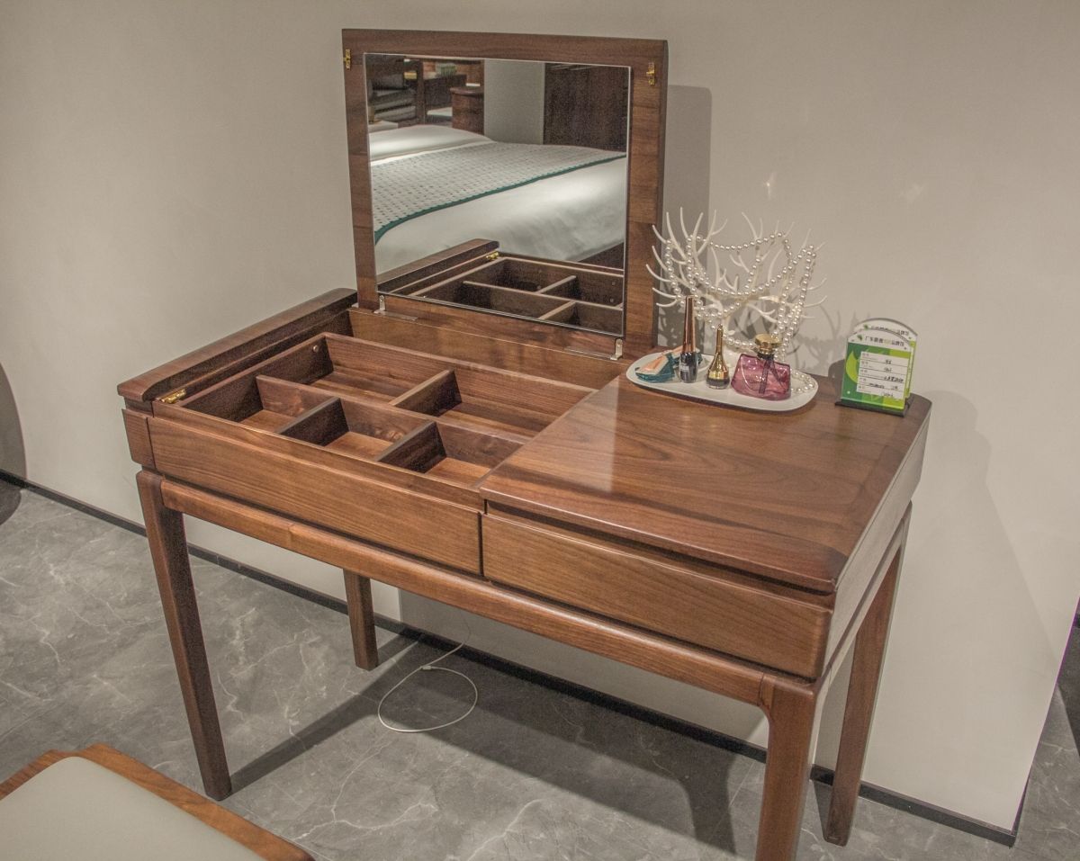 蠡口家具城黑胡桃木店 (苏州蠡口家具城买家具靠谱么)