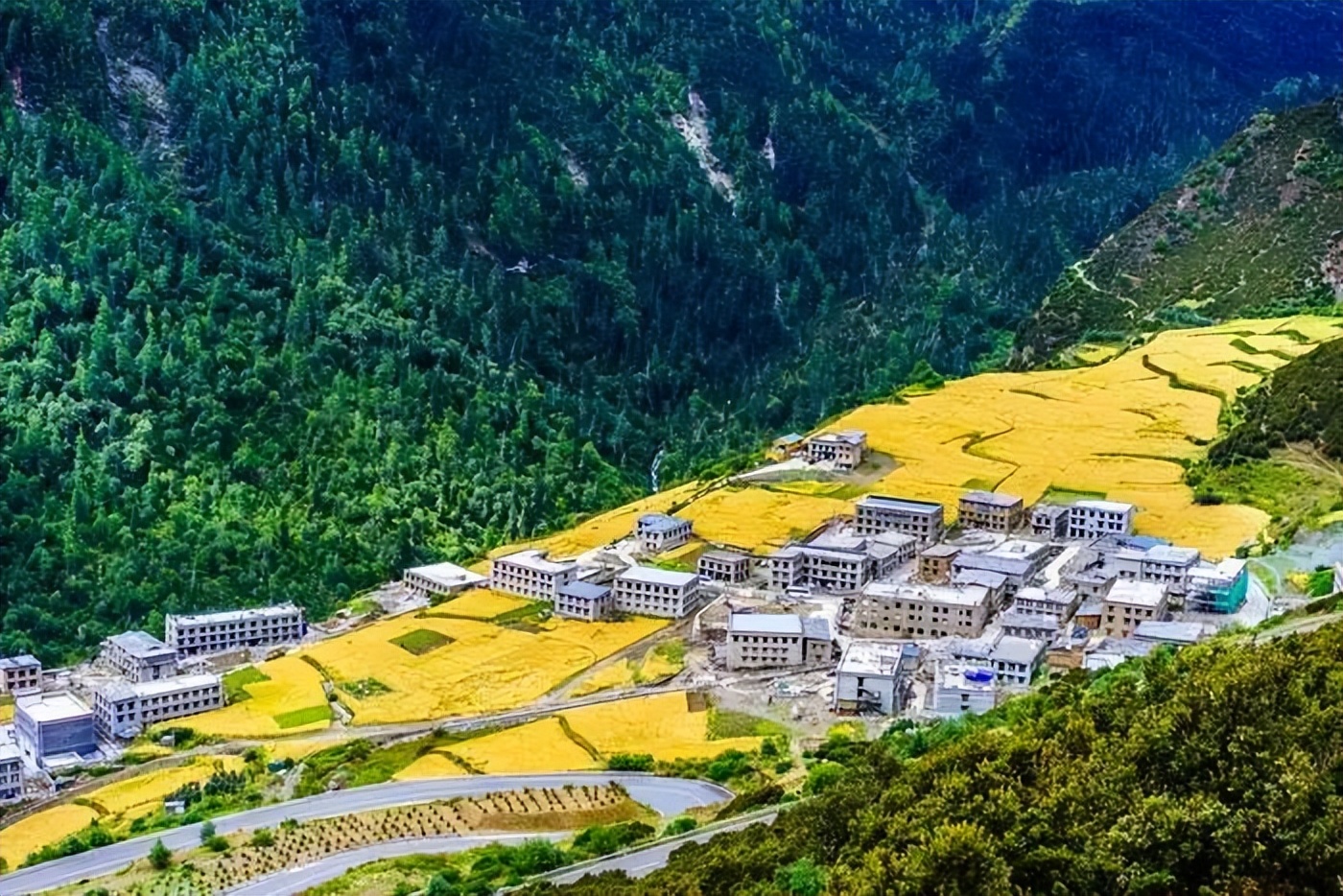 稻城亚丁租车攻略,西安去稻城亚丁攻略