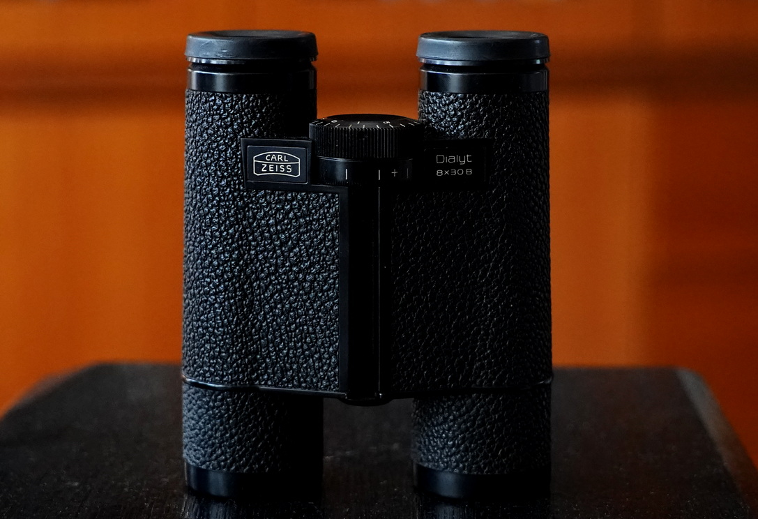 收藏了30年的望远镜,二战时期的军用高倍望远镜