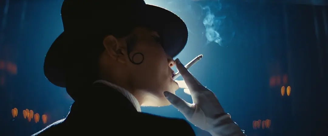 浮华浪荡*欲肉**横流，荒唐又华丽的演艺圈尺度大揭秘