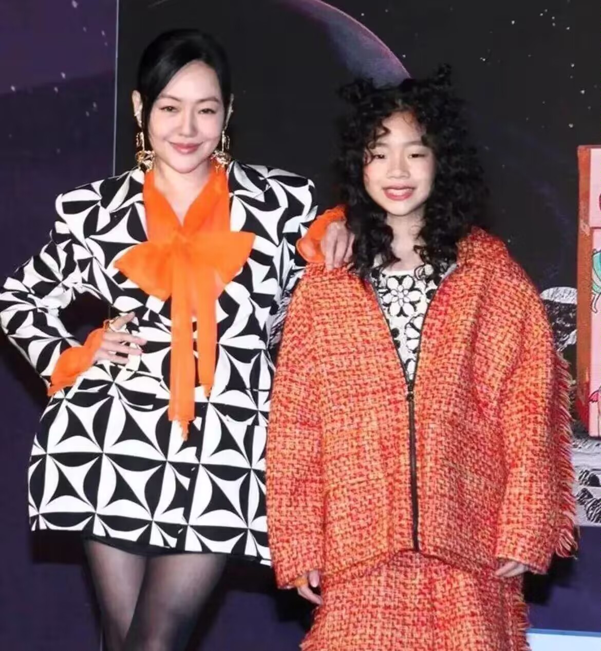 小s母女同框似姐妹,小s母女装