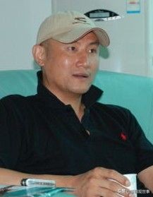 《侯海洋基层风云》无奈的巴山政府办主任杨春