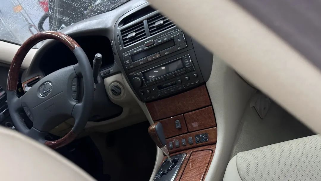 大哥12万买2005年售价100万的凌志LS430，含泪又花10万翻新才能开