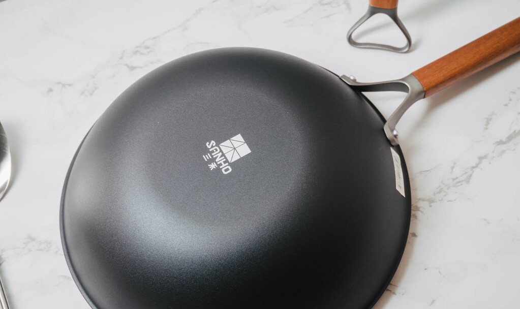 炒菜不生锈，三禾窒氮防锈轻铁锅体验