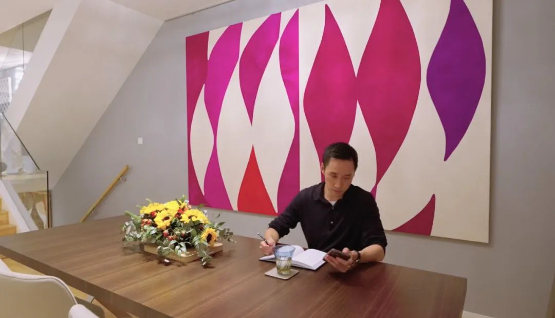 亚洲顶级藏家的4层海滨之家：挂满30件珍藏，审美一流